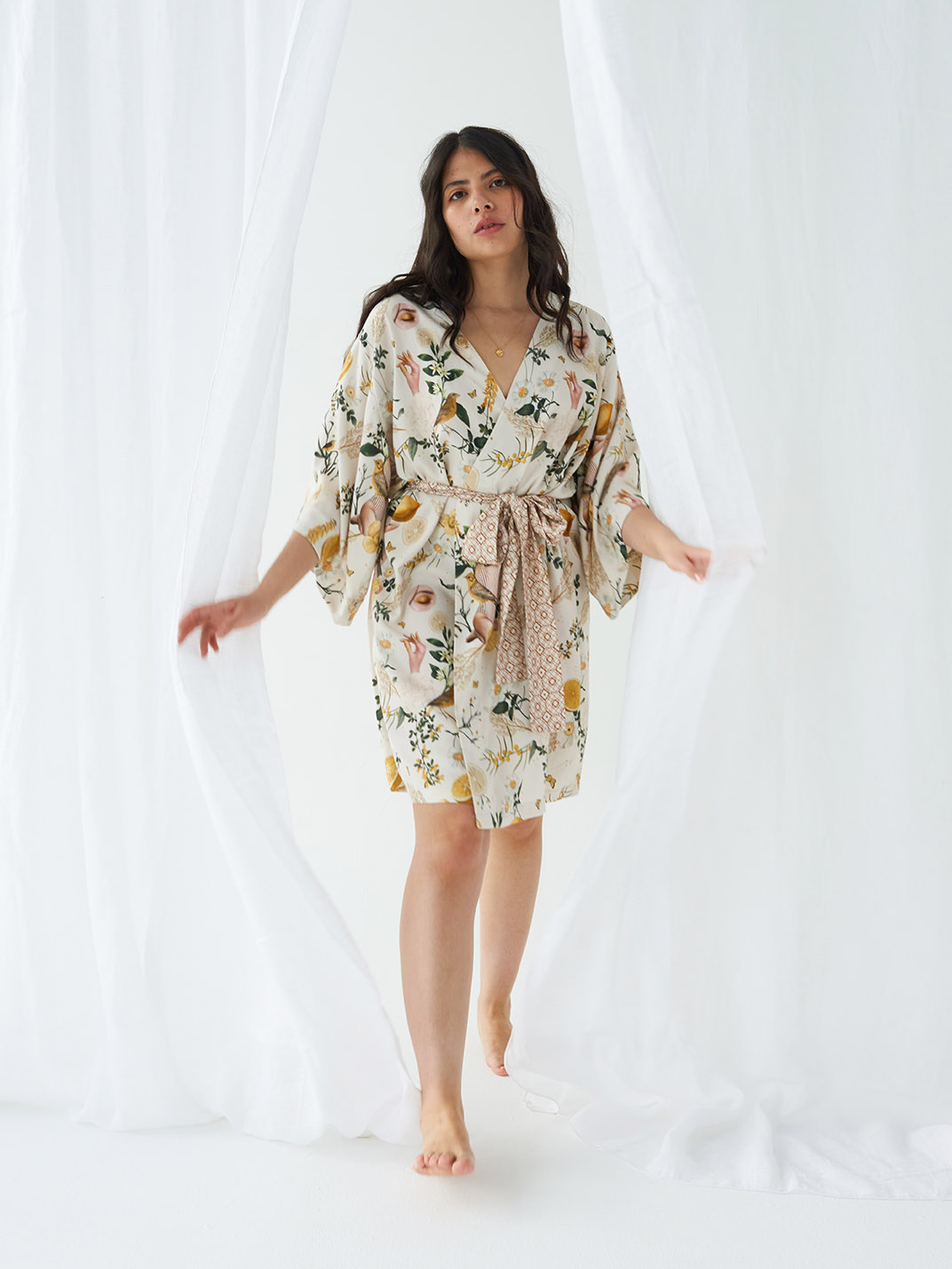 Kimono krótkie w kolażowy wzór | Poudre - obrazek 2